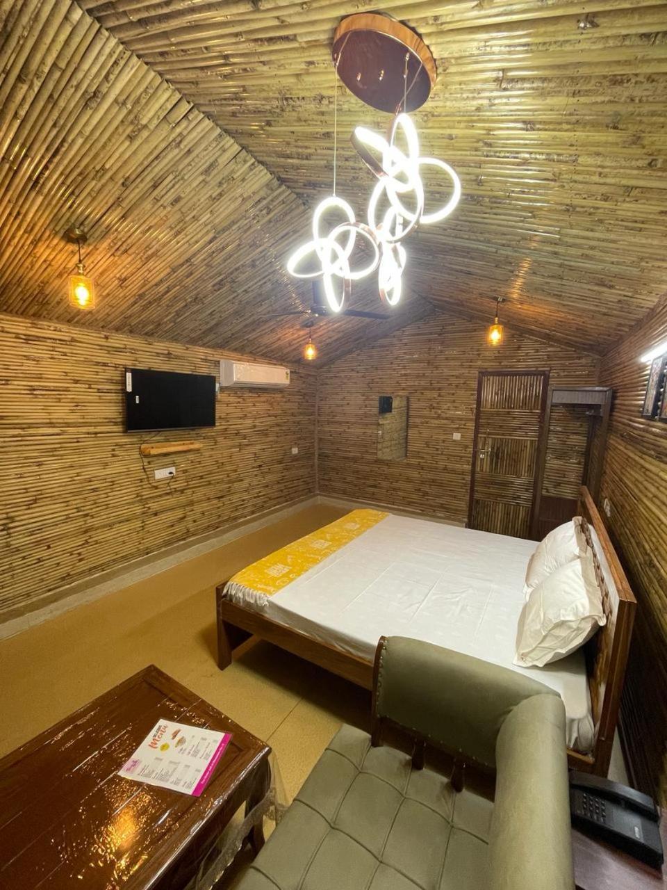 Gopika Resort Vrindāvan Extérieur photo