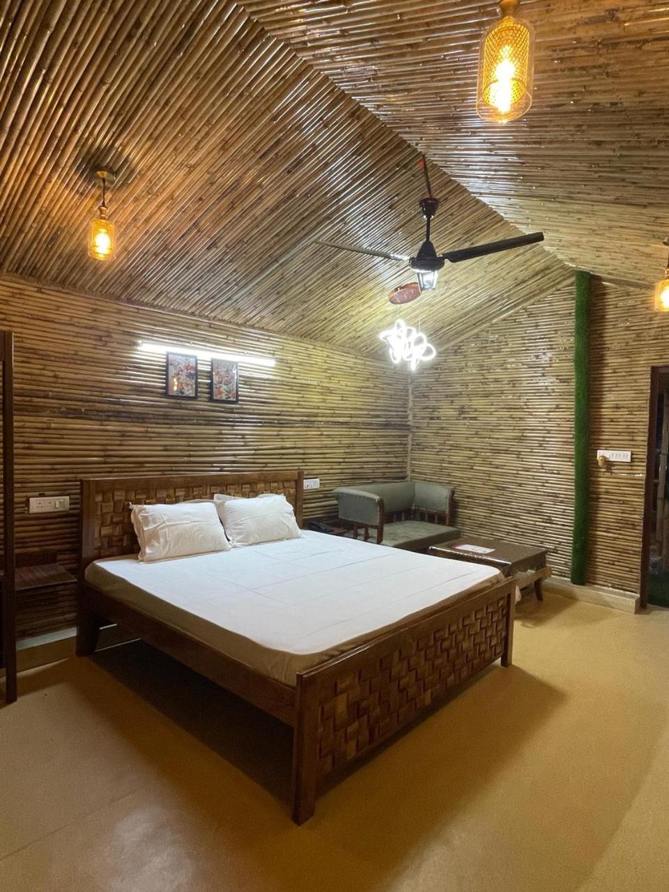 Gopika Resort Vrindāvan Extérieur photo
