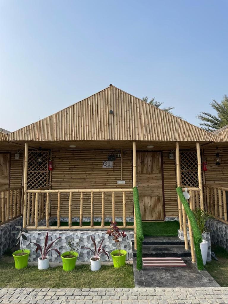 Gopika Resort Vrindāvan Extérieur photo