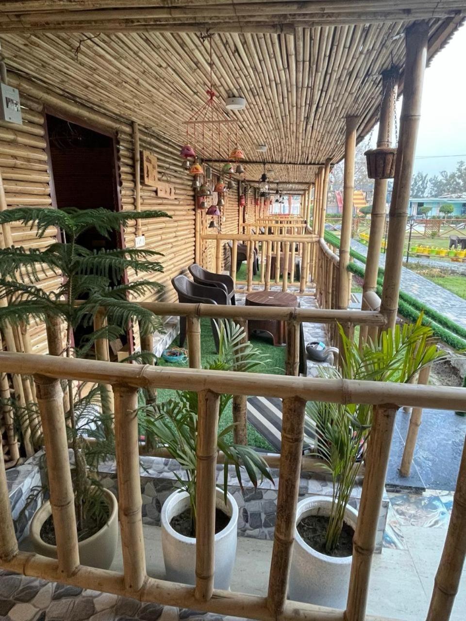 Gopika Resort Vrindāvan Extérieur photo