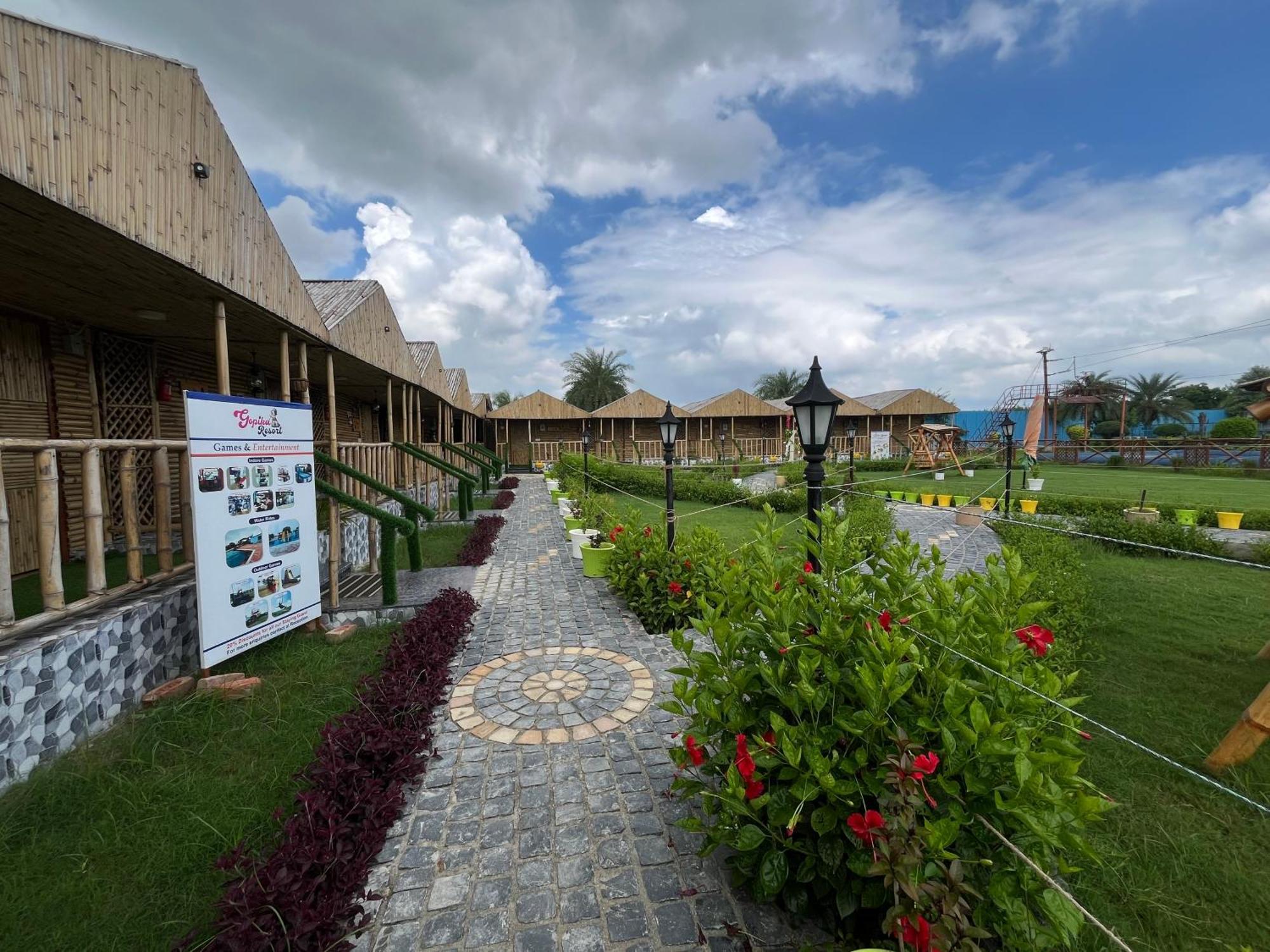 Gopika Resort Vrindāvan Extérieur photo