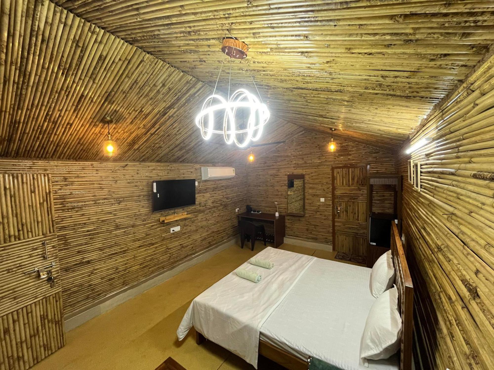 Gopika Resort Vrindāvan Extérieur photo