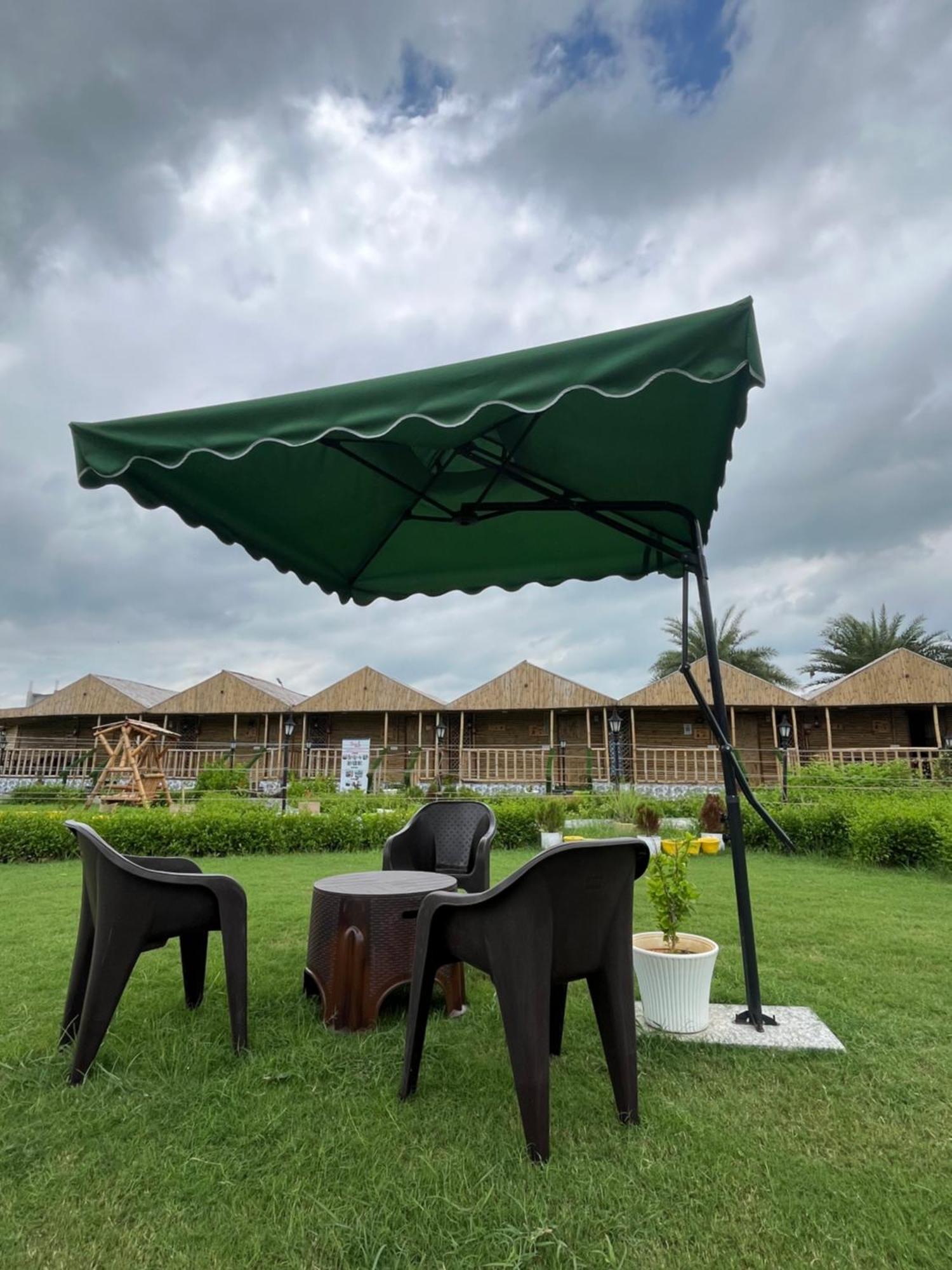 Gopika Resort Vrindāvan Extérieur photo